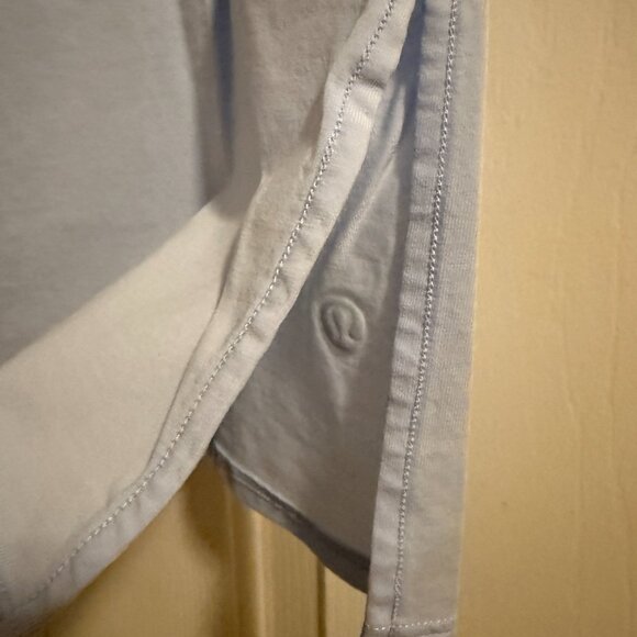 Lululemon Women's Relaxed Fit Boatneck Tee - Size 2 - Picture 3 of 3